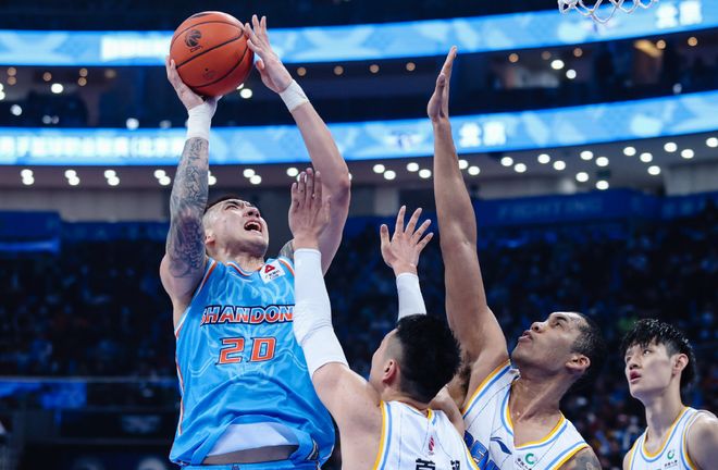 开云体育手机app下载金州勇士转会期复出首秀山东男篮围绕NBA季后赛主帅复盘，今夜那不勒斯伤情更新看傻球迷的简单介绍